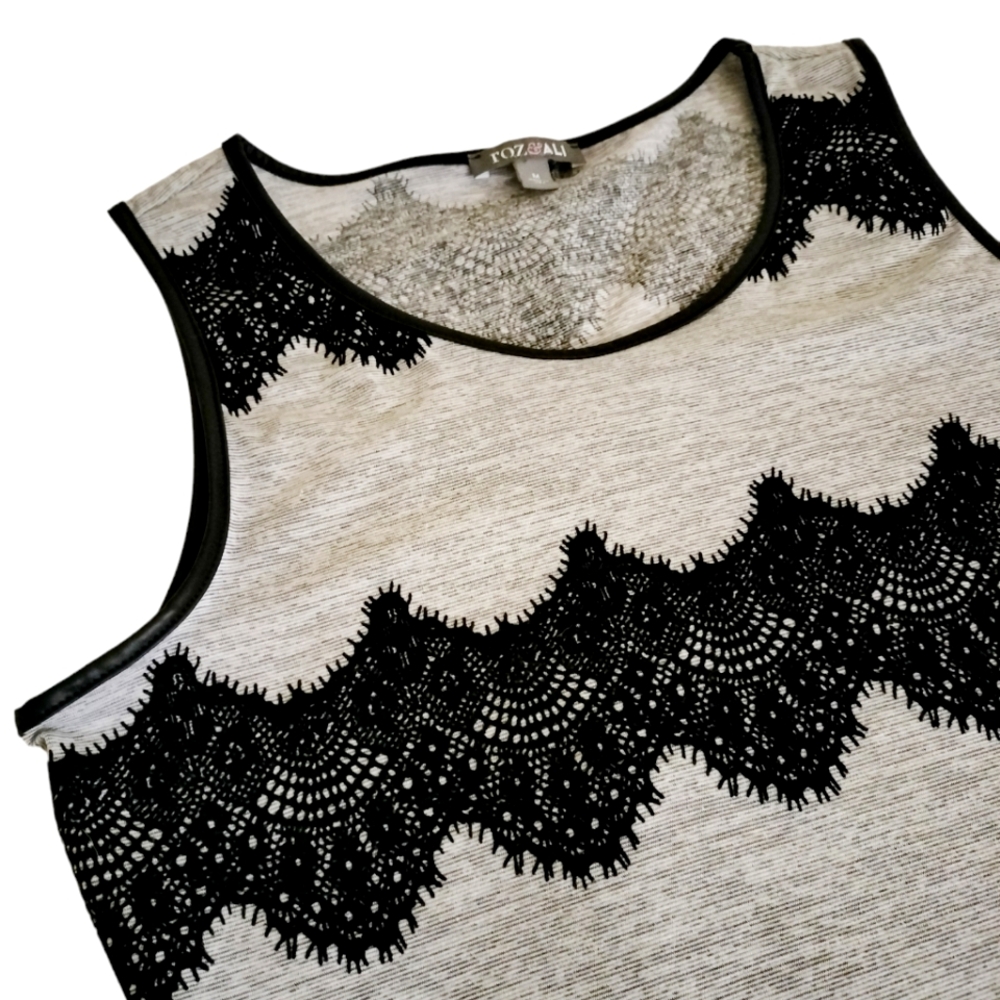 Roz & Ali Lace pattern tank